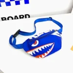 sac banane enfant garçon requin bleu vif avec peinture d'avion de chasse