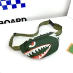 sac banane enfant garçon requin vert kaki avec peinture d'avion de chasse