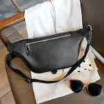 sac-banane-xxl-femme-cuir-noir-poche-arriere-zippee sac banane xxl femme cuir grainé noir poche arrière