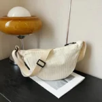 sac-banane-femme-velours-cotele-blanc-casse-demi-lune sac banane femme velours côtelé blanc cassé en forme demi lune