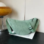 sac-banane-femme-velours-cotele-turquoise-demi-lune sac banane femme velours côtelé turquoise en forme demi lune