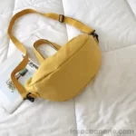 sac banane en forme de banane dessous