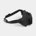 sac banane militaire avec des poches latérales vue de côté