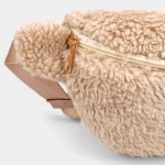sac banane sherpa beige fourrure synthétique et tirette dorée