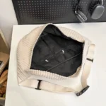 sac banane xl velours côtelé beige poche ouverte et deux poches intérieures zippées en mesh