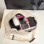 sac banane xl velours côtelé beige grande capacité gourde et smartphone