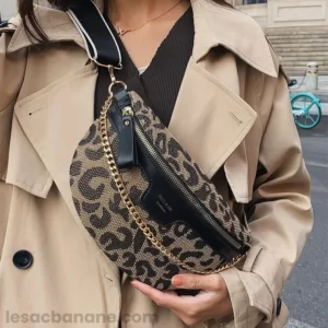 banane femme leopard porté en bandoulière