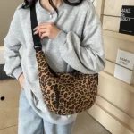 grand sac banane leopard bandoulière