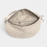 Petit Sac Banane Velours Côtelé Bandoulière Femme de couleur beige avec poche intérieure