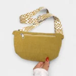 Petit Sac Banane Velours Côtelé Bandoulière Femme couleur jaune avec sangle tissée en zigzag