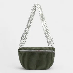 Petit Sac Banane Velours Côtelé Bandoulière Femme de couleur verte avec bandoulière blanche à motifs en zigzag