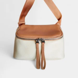 Sac à Main Banane Cuir Femme en cuir beige et blanc avec bandoulière et zip argenté vu de face