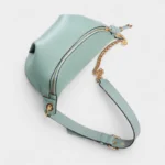 Sac Banane Cuir Coloré en cuir vert eau avec zips dorés et lanière ajustable