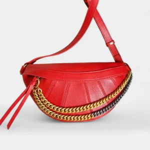 Sac Banane Femme Cuir Chaîne Dorée de couleur rouge avec des détails dorés et une forme arrondie