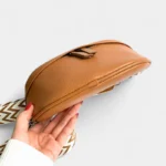 Sac Banane Femme Cuir Chic Bandoulière marron dessous