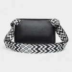 Sac Banane Femme Cuir Chic Rectangulaire noir avec lanière ethnique Sac Banane Femme Cuir Chic Rectangulaire en cuir noir avec une lanière ethnique en noir et blanc