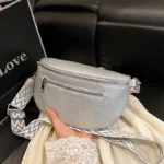 Sac Banane Femme Simili Cuir Argenté avec bandoulière à motifs ethniques et poches zippées