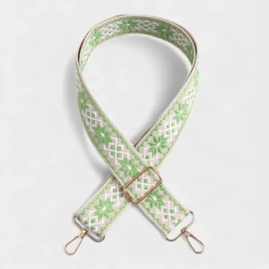 Bandoulière Motifs Jacquard Nordique en vert avec mousquetons dorés et boucle de réglage métallique.