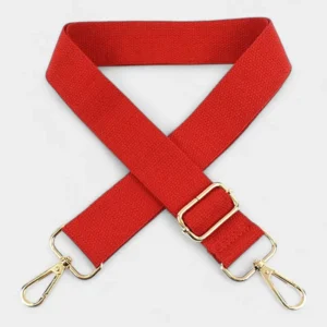 Bandoulière Simple Toile Unie Réglable rouge avec mousquetons pivotants dorés, aspect élégant et moderne.