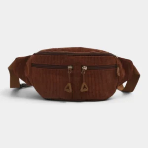 Sac banane velours côtelé marron posé de face, avec sangle unie et deux curseurs triangulaires