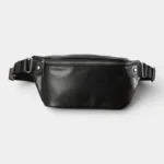 Sac Banane Cuir Vintage Homme Sac banane cuir noir posé de face, avec fermeture éclair métal et sangle à boucle ajustable
