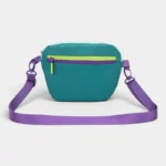 Sac banane colorblock nylon turquoise et violet, de face avec sangle réglable violette et tirette jaune fluo