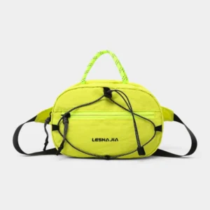 Sac banane nylon gorpcore jaune fluo de face, avec cordelette réfléchissante et poignée corde tressée