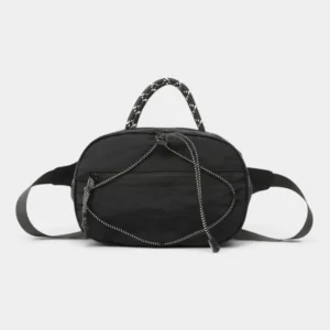 Sac banane nylon noir mat au style gorpcore, présenté de face avec une corde réfléchissante contrastante