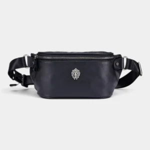 Sac banane en cuir noir posé de face avec emblème tête de lion argenté sur la façade