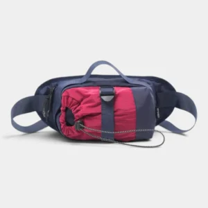 Sac banane porte-gourde bleu marine en nylon avec panneau ripstop framboise posé de face