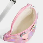 Sac banane licorne holographique rose vu de dessus ouvert sur son compartiment principal doublé beige