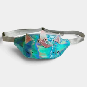 Sac banane licorne holographique turquoise aux reflets verts posé à plat avec sa ceinture grise