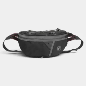 Sac banane noir posé de face avec poche avant en filet et double fermeture éclair grise contrastante