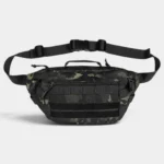 Grand Sac Banane Tactique Armée Velcro MOLLE Sac banane tactique en nylon camouflage sombre noir et vert de face avec poignée de transport sur le dessus