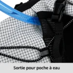 Sac Banane Trek Hydratation Roll-Top Sac banane blanc en gros plan sur la sortie latérale qui laisse passer un tube de poche à eau