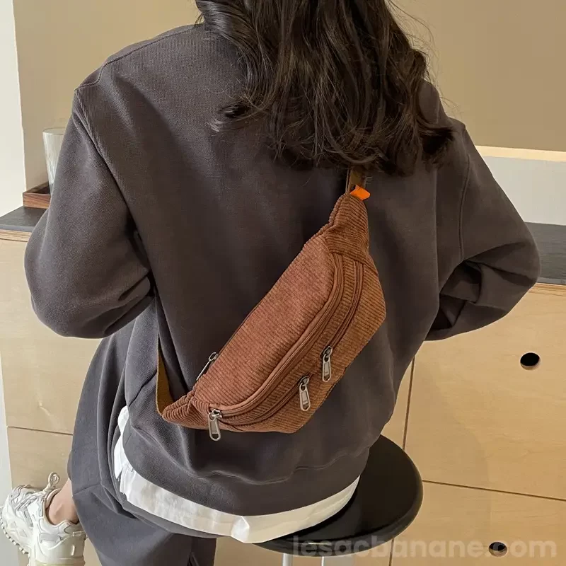 Sac Banane XXL Velours marron dans le dos