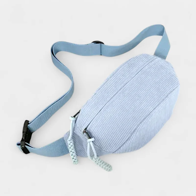 banane velours côtelé bleu pastel posé à plat