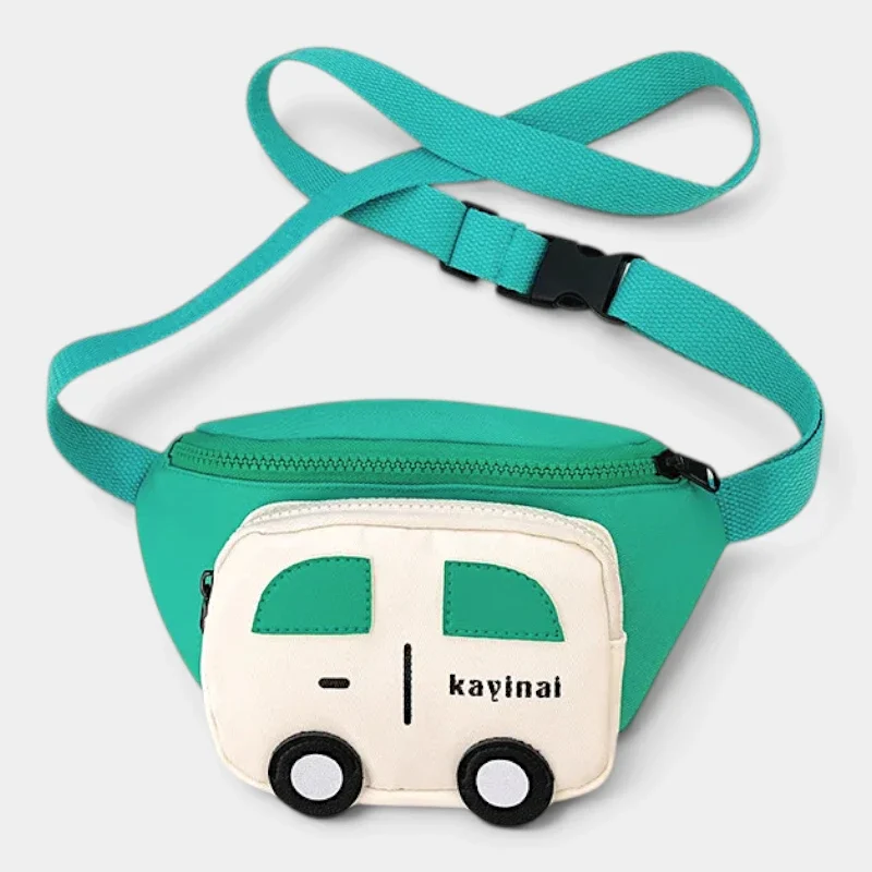 Sac banane enfant vert jade en nylon sangle déployée avec sa boucle clipsable de réglage