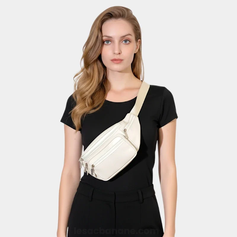 sac banane femme cuir blanc porté en bandoulière