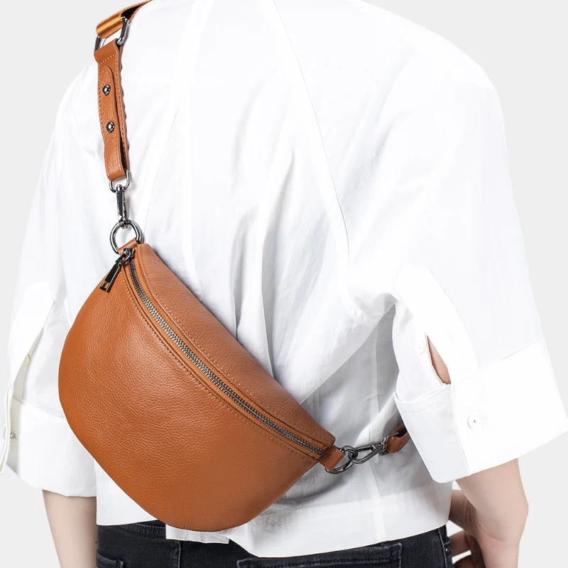 Sac Banane Femme Moderne Cuir en cuir marron brun orange porté en bandoulière avec une lanière ajustable