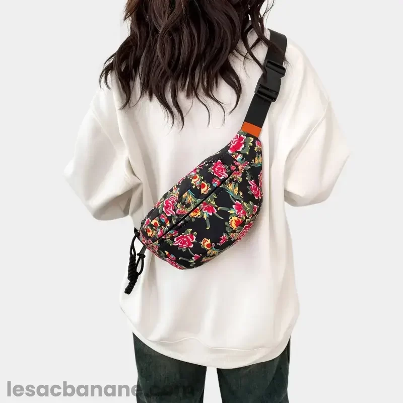 sac banane fleuri noir en bandoulière