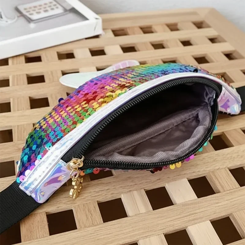 sac banane sirène multicolore avec la poche ouverte